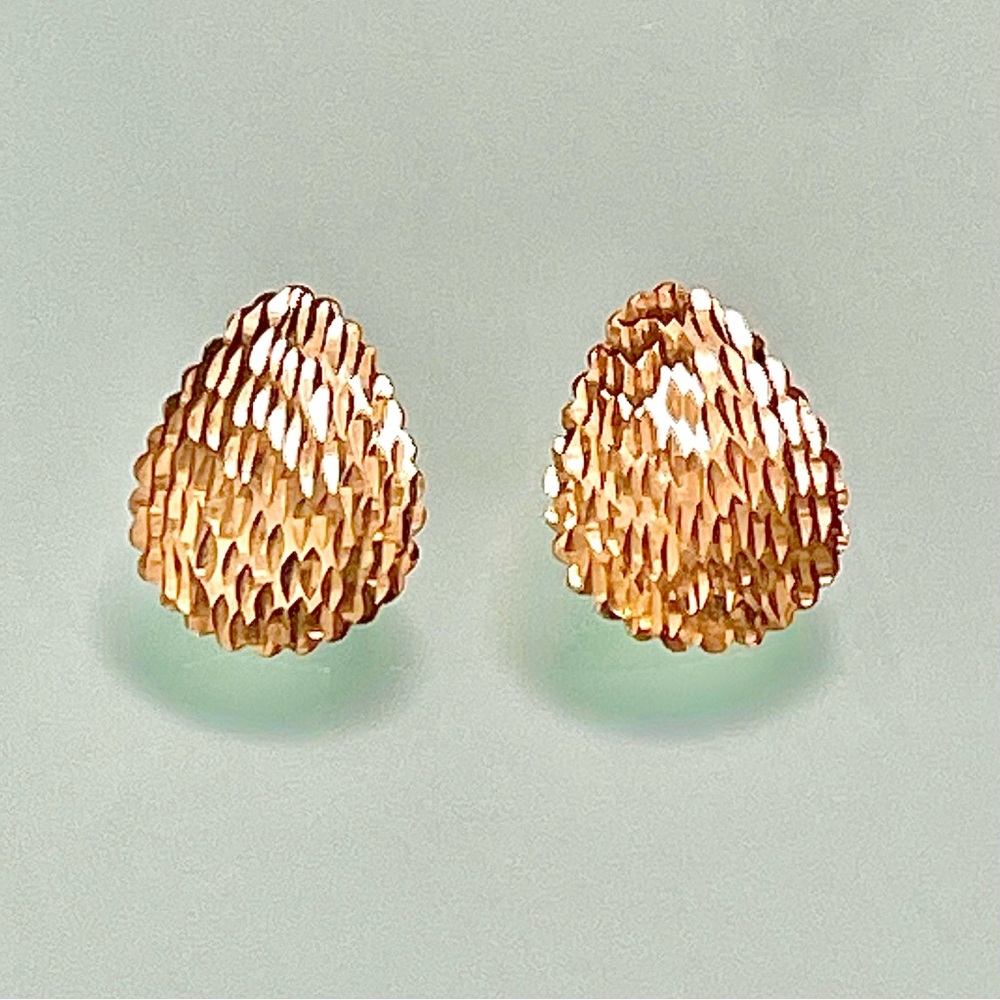 Vintage Gold Textured Earrings studs medium embossed sparkling y2k